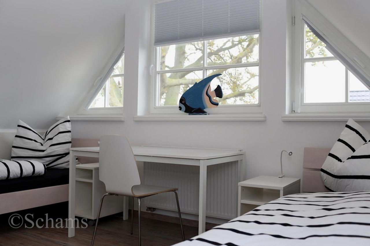 Ostseelagune Zingst, Exklusive Dhh, Strandnah, Sauna, Kamin, 3 Sz, 2 Baeder, Glasfaser, Haustierfrei, Garten Mit Suedterrasse, E-Ladesaeule, 2 Stellplaetze, Strandkorb, Fahrradschuppen, Waschmaschine, Trockner, Nichtraucher Exterior photo