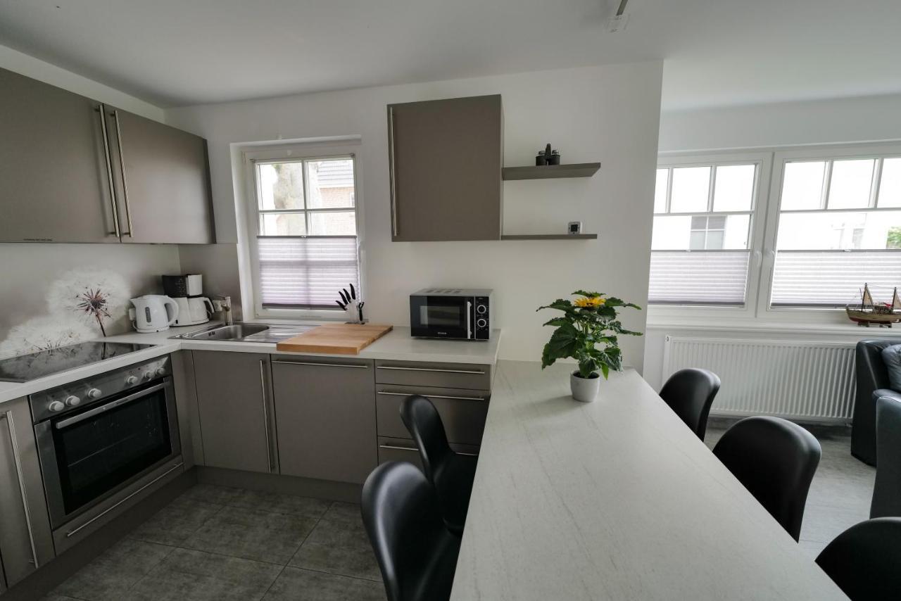 Ostseelagune Zingst, Exklusive Dhh, Strandnah, Sauna, Kamin, 3 Sz, 2 Baeder, Glasfaser, Haustierfrei, Garten Mit Suedterrasse, E-Ladesaeule, 2 Stellplaetze, Strandkorb, Fahrradschuppen, Waschmaschine, Trockner, Nichtraucher Exterior photo